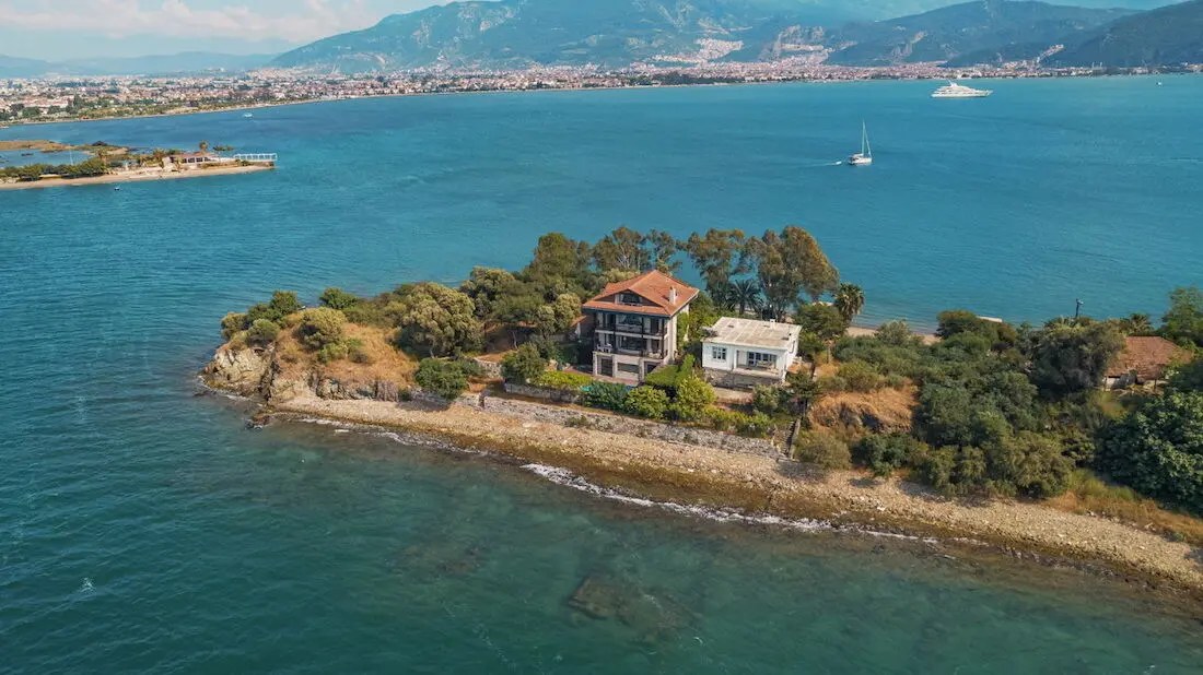 Sovalye Island