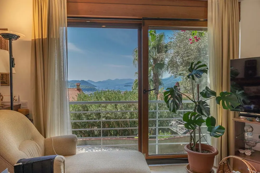 Lounge sea view