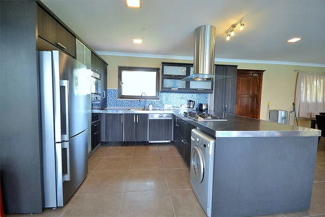 Fitted kitchen