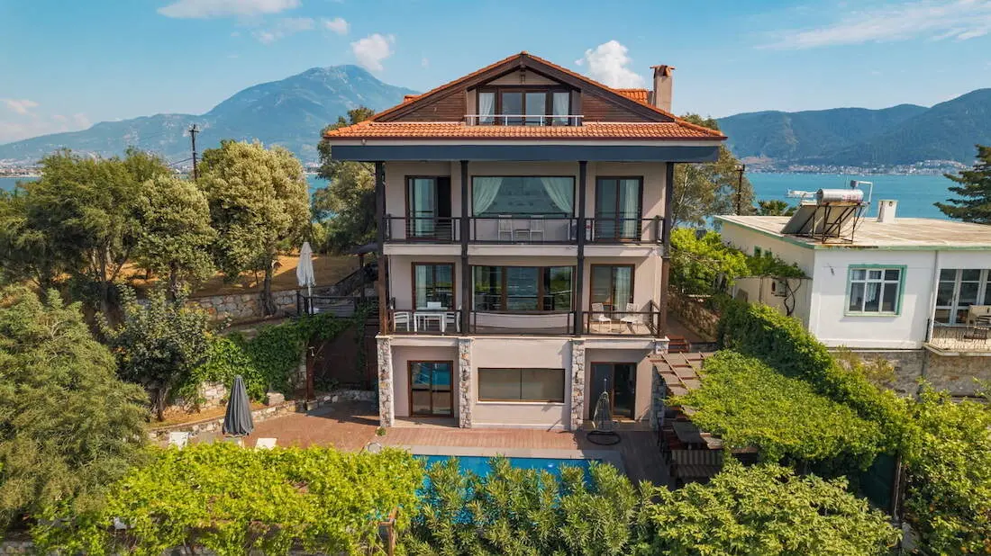 Home in Sovalye Island