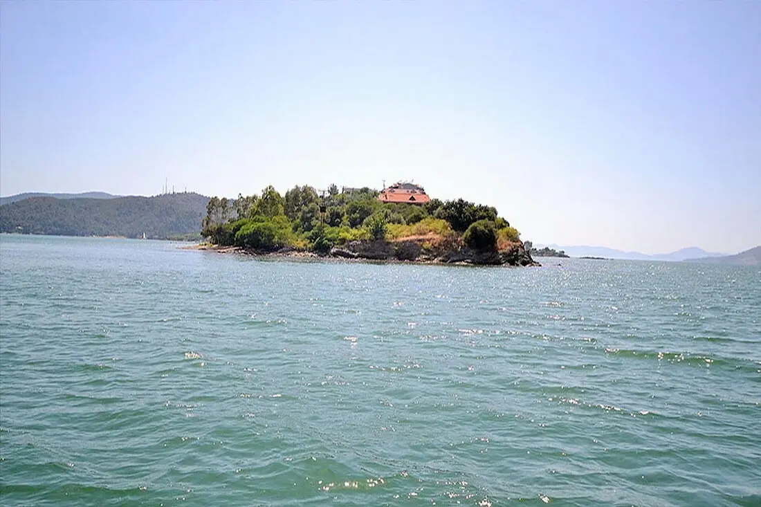 Sovalye Island