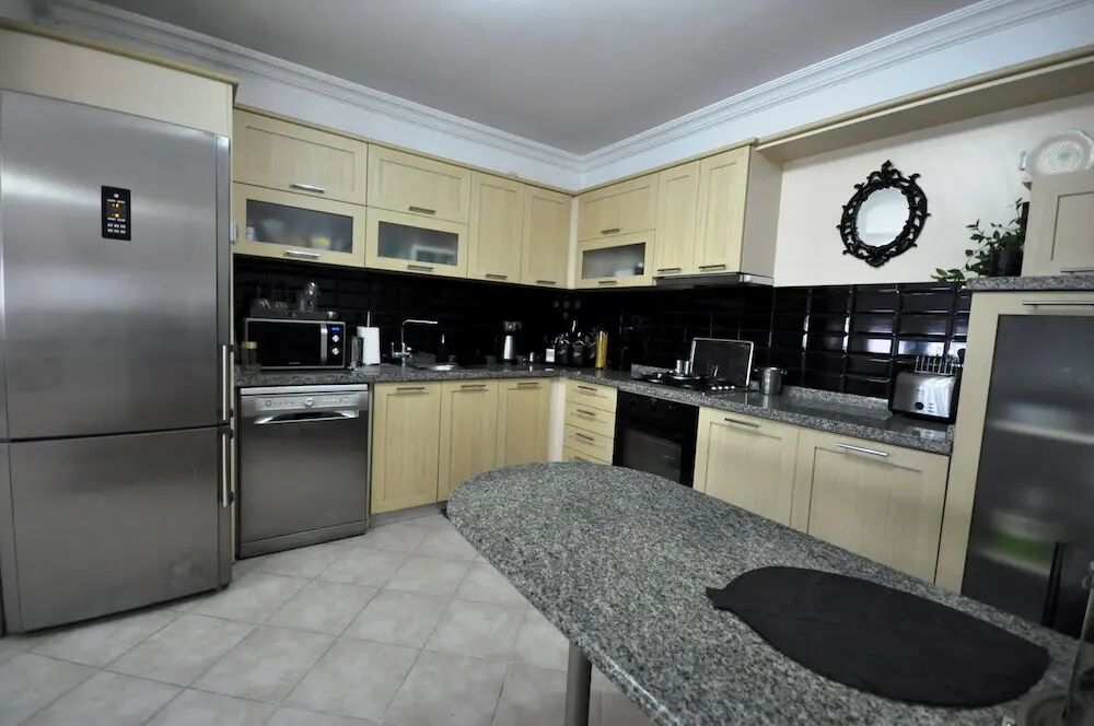 Fitted kitchen