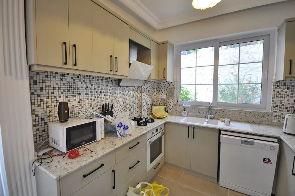 Fitted kitchen