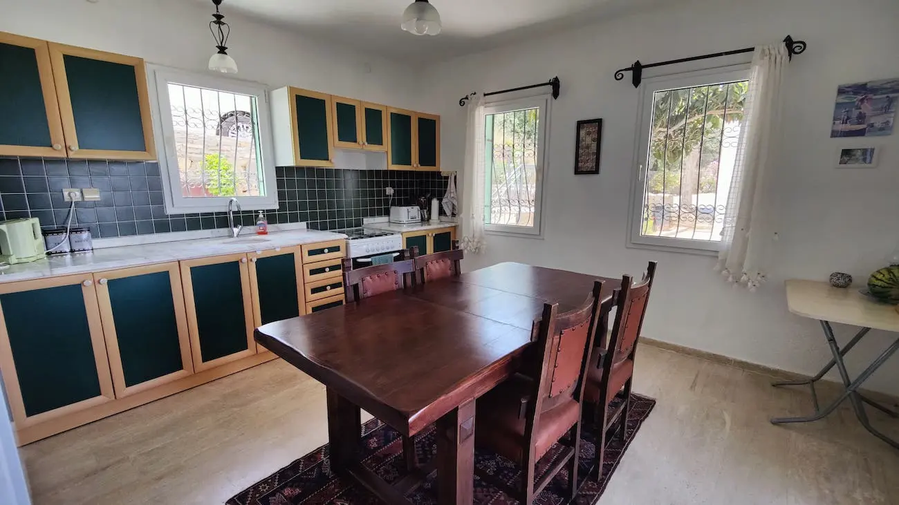 Fitted kitchen