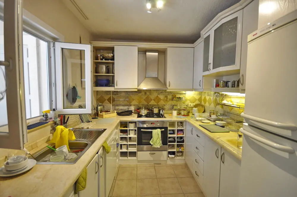 Fitted kitchen