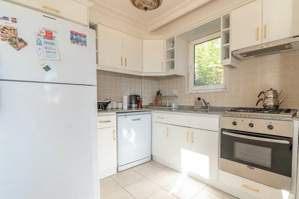 Fitted kitchen