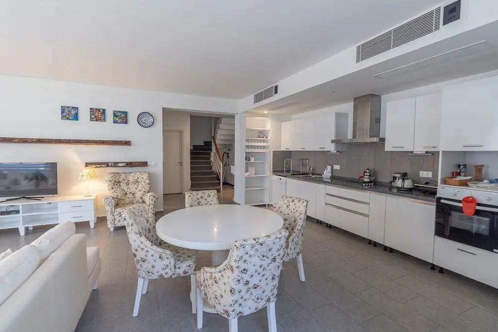 Fitted kitchen
