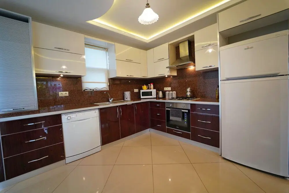 Fitted kitchen