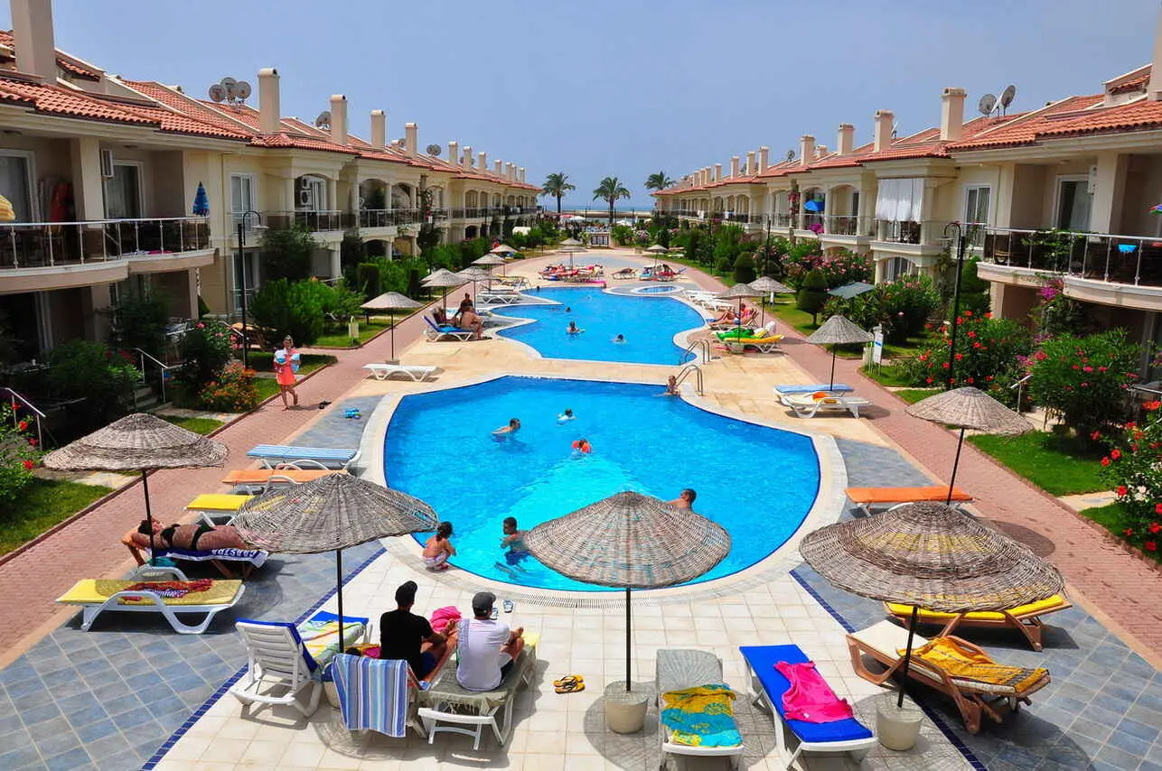 Complex in Calis