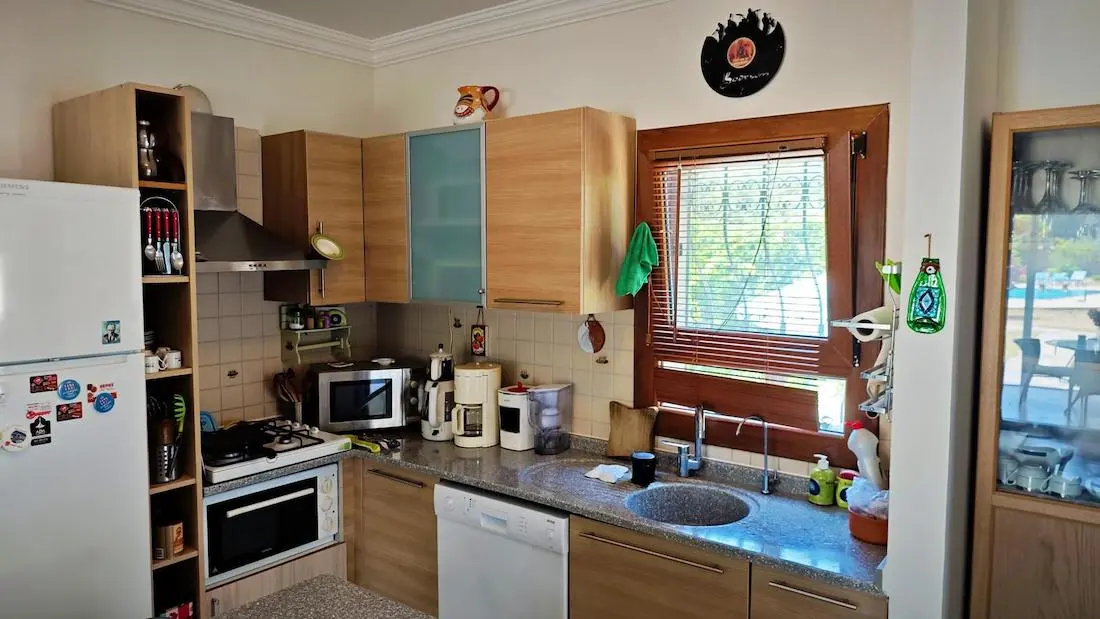 Fitted kitchen