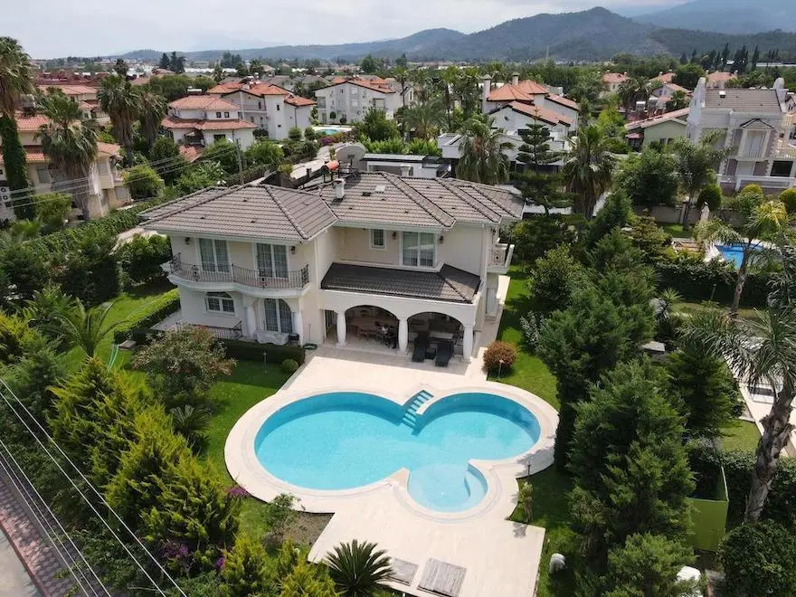 Kemer'de ev