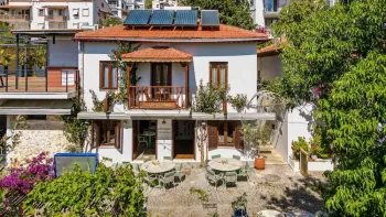 Kalkan 酒店及餐厅业务出售