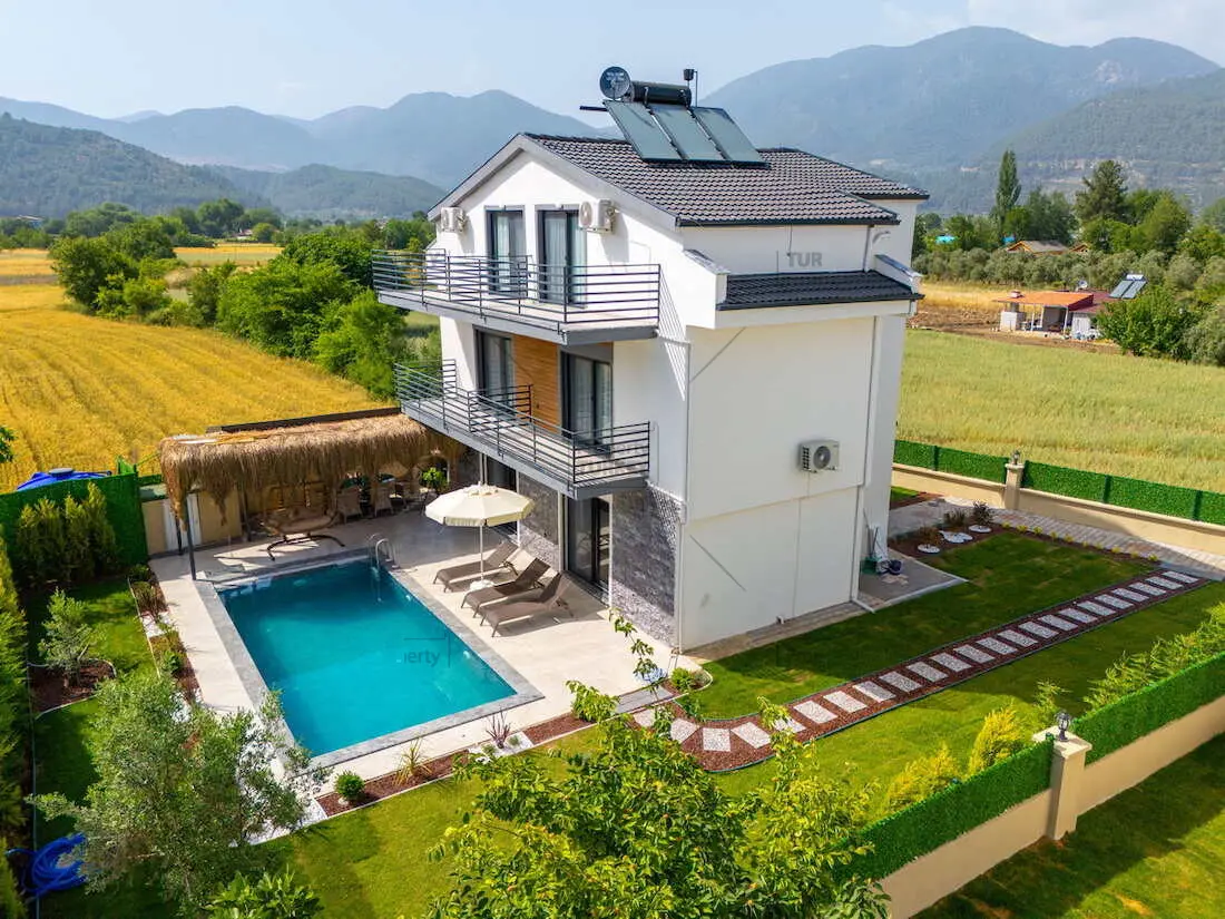 Real estate in Uzumlu